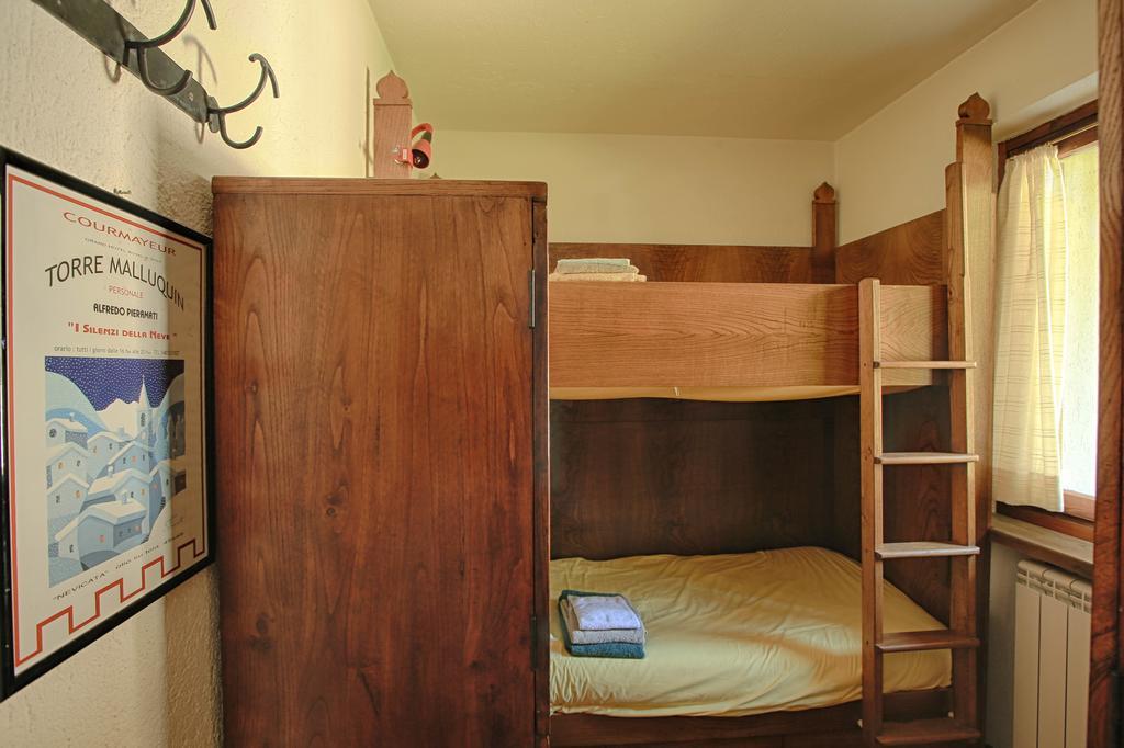 Altido Charming Apartments With Mountain Views And Green Backyard In Verrand Chambre photo