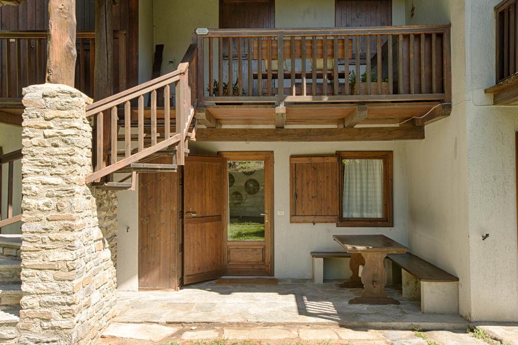 Altido Charming Apartments With Mountain Views And Green Backyard In Verrand Chambre photo