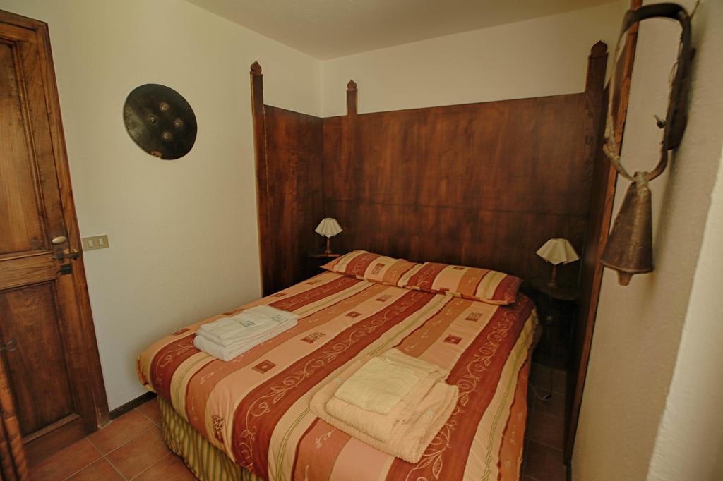 Altido Charming Apartments With Mountain Views And Green Backyard In Verrand Chambre photo