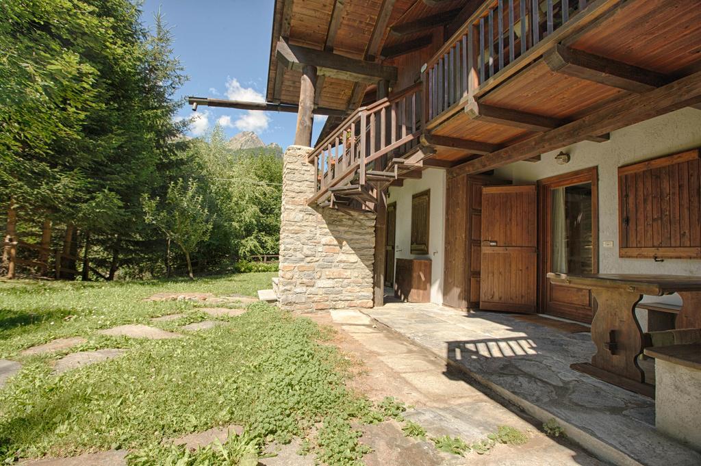 Altido Charming Apartments With Mountain Views And Green Backyard In Verrand Chambre photo