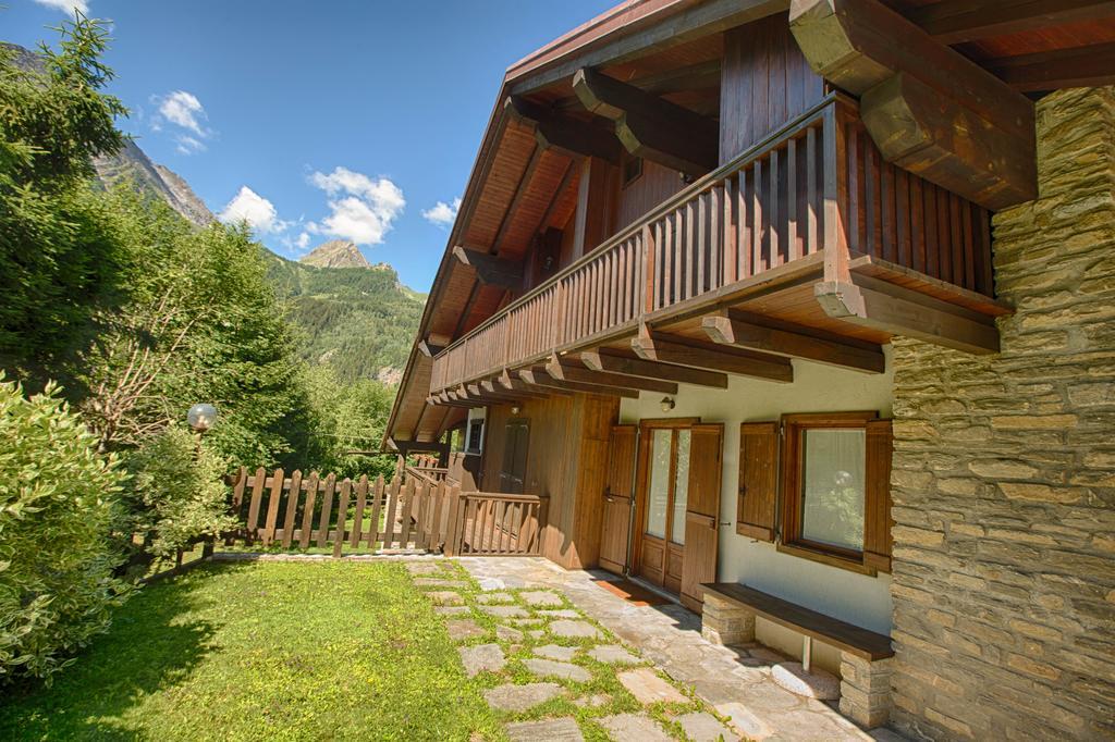 Altido Charming Apartments With Mountain Views And Green Backyard In Verrand Chambre photo