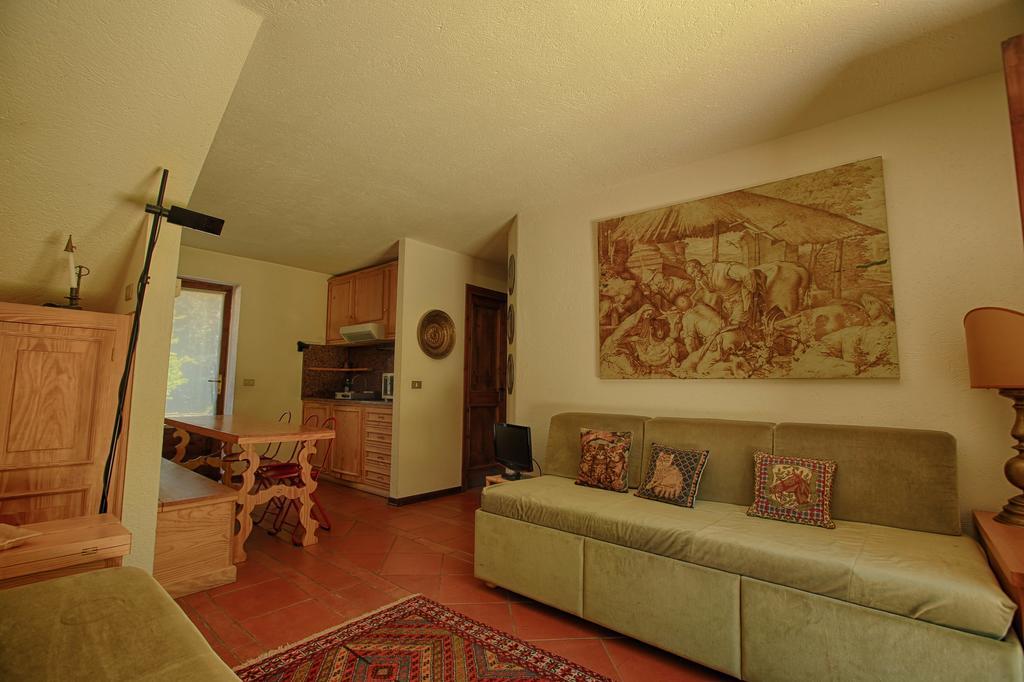 Altido Charming Apartments With Mountain Views And Green Backyard In Verrand Chambre photo
